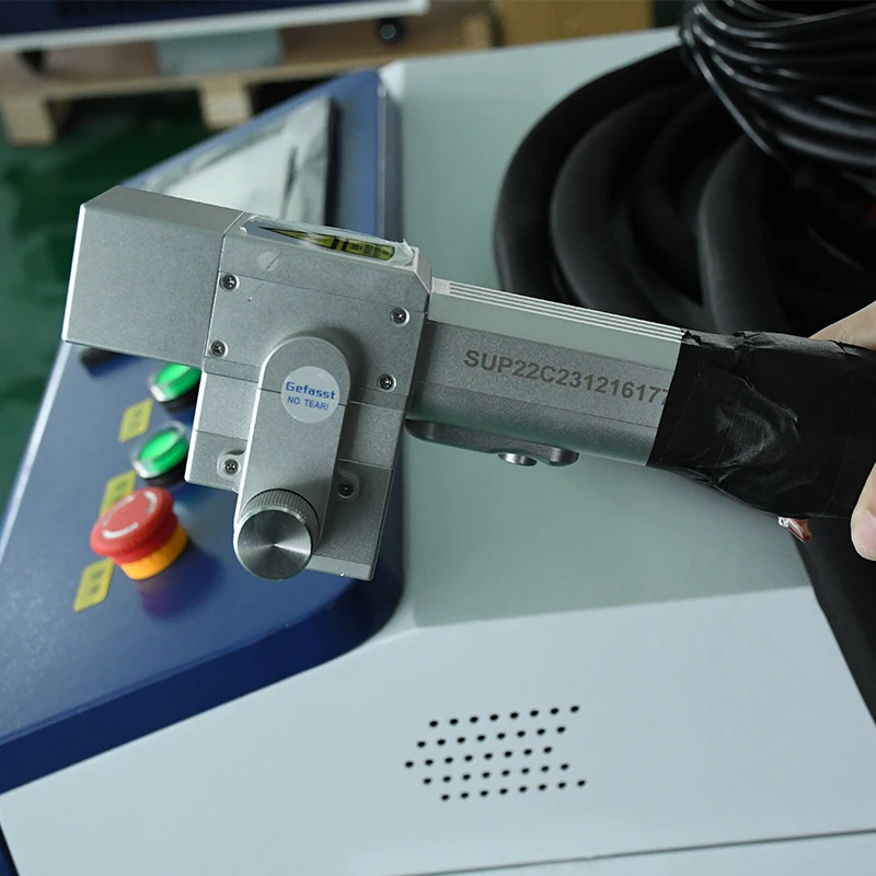 Industrial Laser Head - หัวทำความสะอาดด้วยเลเซอร์แบบมือถือ SUP22C รุ่นใหม่ 3000W เครื่องกำจัดสนิมสำหรับโลหะออกไซด์ สำหรับโรงแรมและอุตสาหกรรม